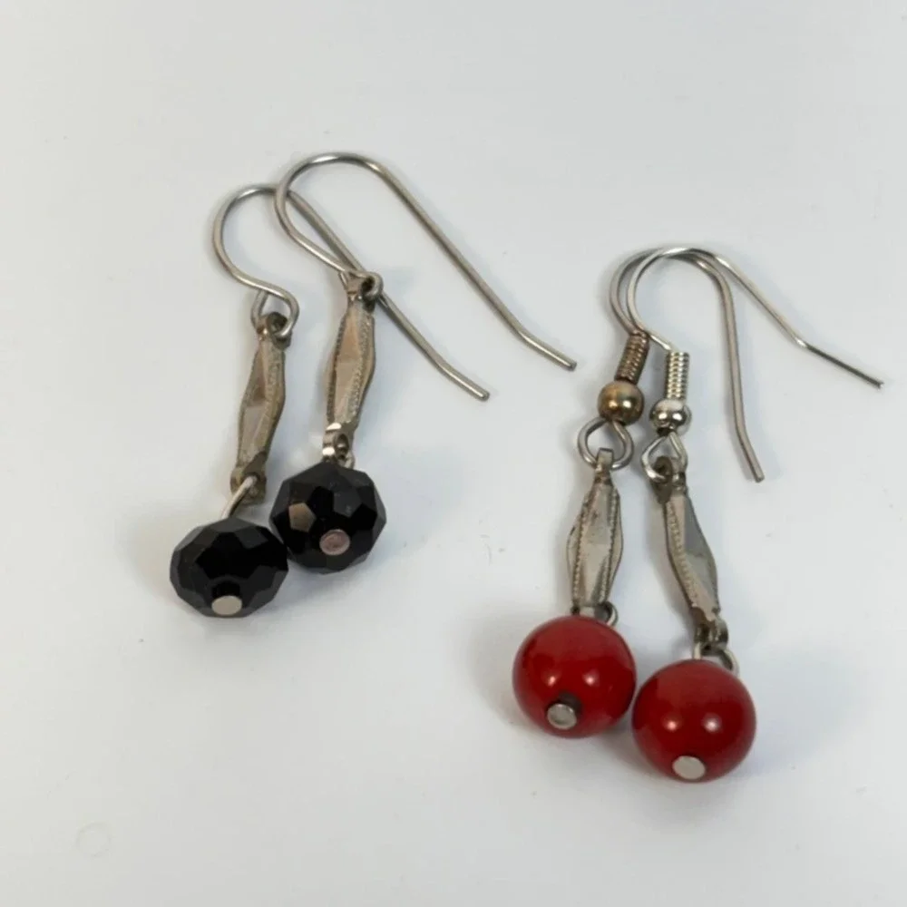 Vintage Glass Bead Dangle Earrings Red Black Boho Minimalist 90s Whimsygoth Goth